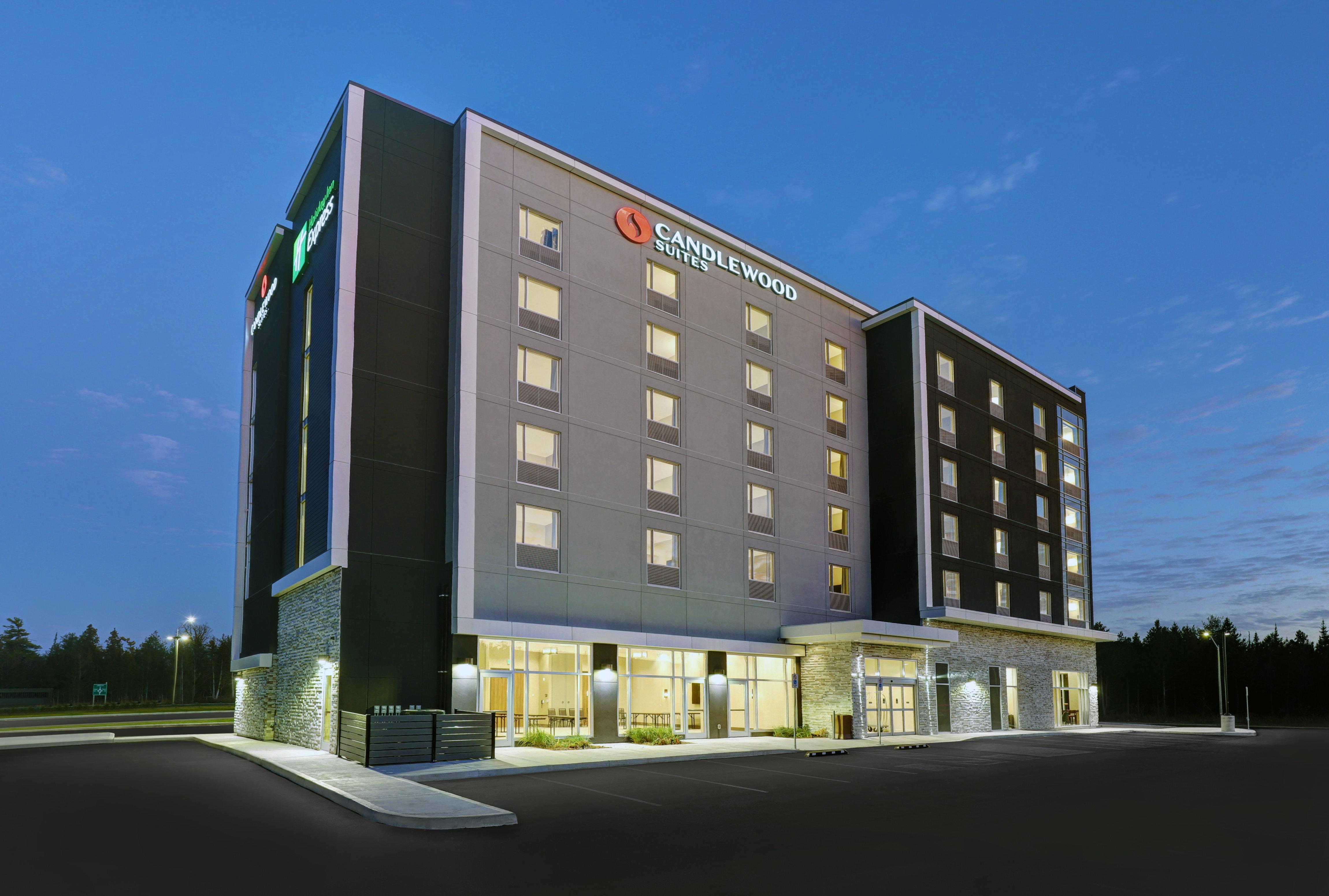 Candlewood Suites - Kingston West, An Ihg Hotel Extérieur photo